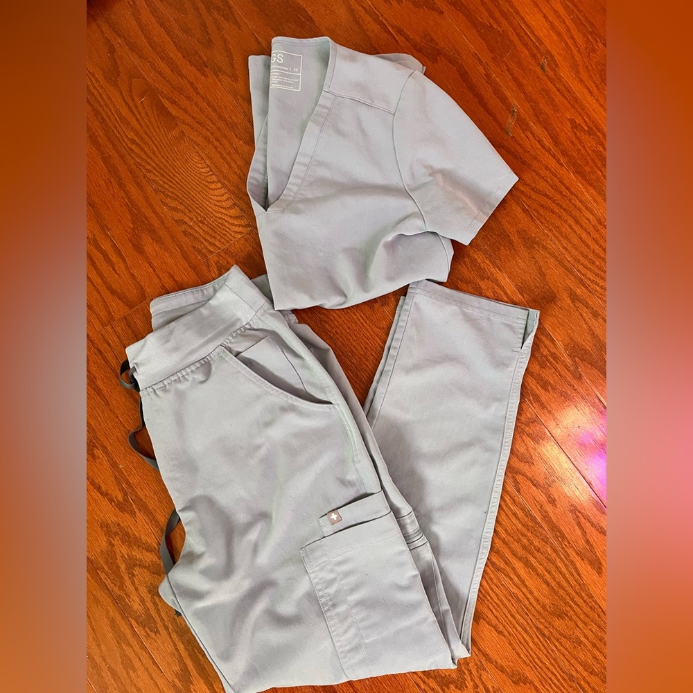 FIGS scrub set xs/s